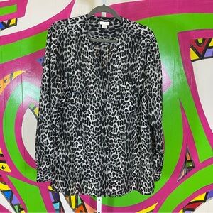 Jaclyn Smith Black and White Leopard Button Down Shirt